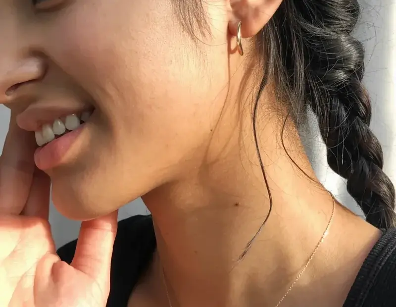 Side Braid Selfie on Day 1 of My Fresh Start | Black Hair + Gold Necklace